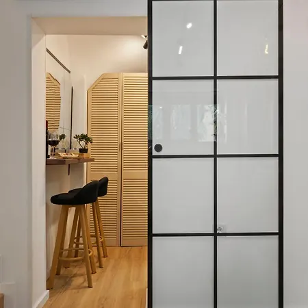 Maison Lahovari Duplex 아파트