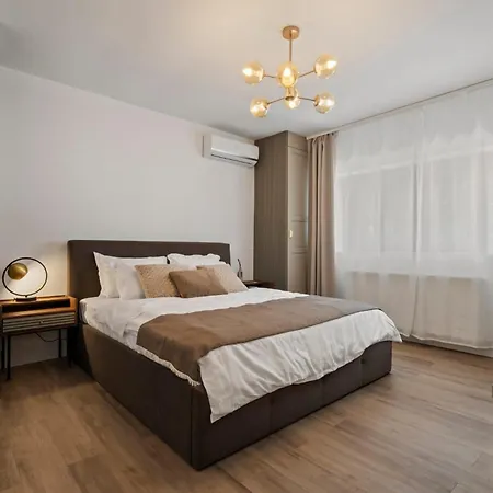 Maison Lahovari Duplex 아파트