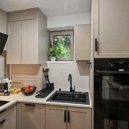 Maison Lahovari Duplex 아파트